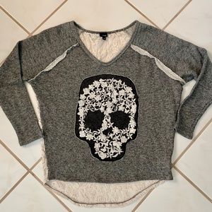 Skull Lace Fashion Sweater/Medium